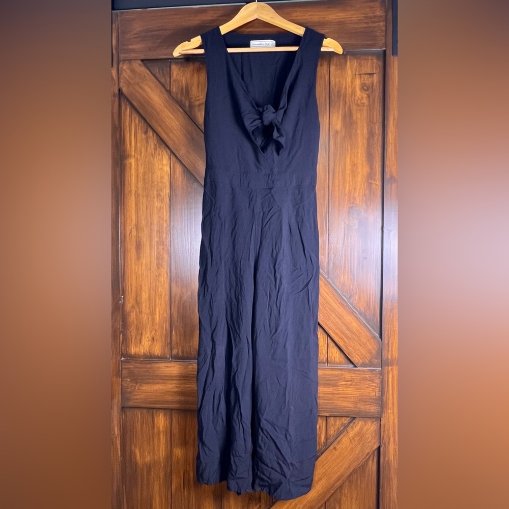 Abercrombie & Fitch Navy Tie Front‎ Capri Jumpsuit Women's Medium